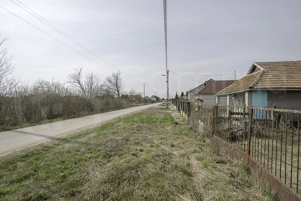 Hernádnémetiben a Vörösmarty Mihály utcában, eladó egy 1176 m2-es építési telek!