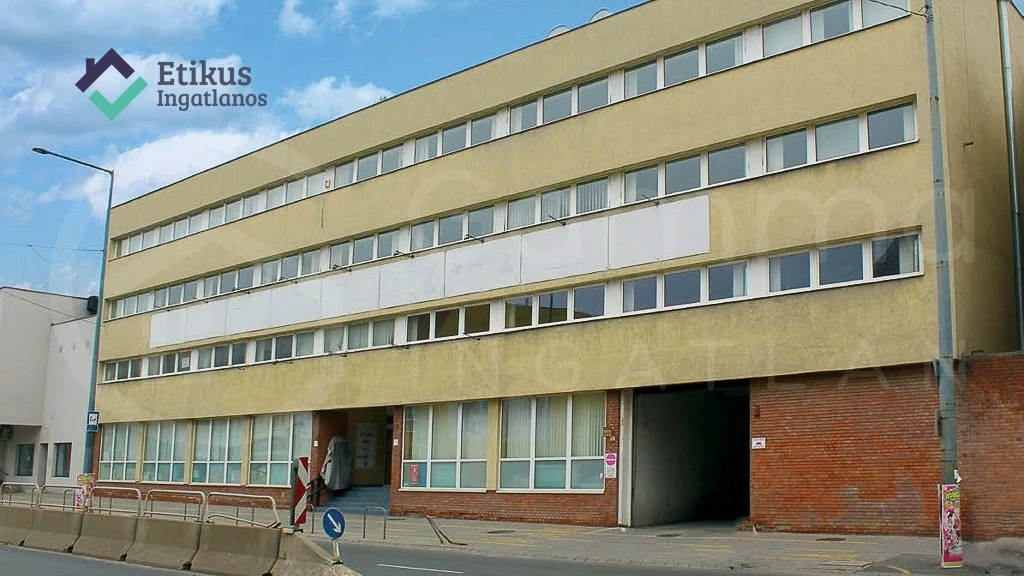 c3-2-name c2-65-name, Miskolc, Belváros