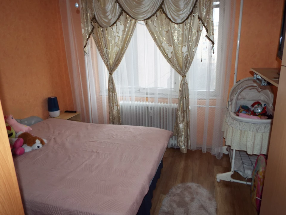 Eladó panellakás, Dunaújváros