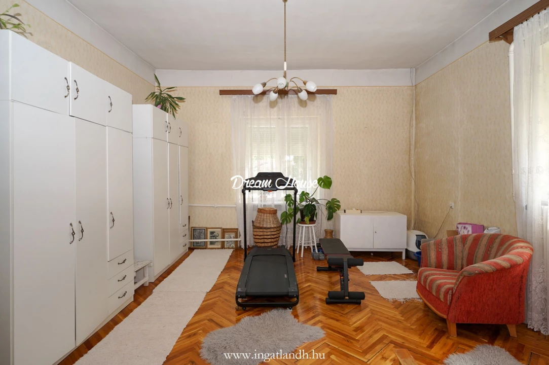 Eladó családi ház, Nyíregyháza
