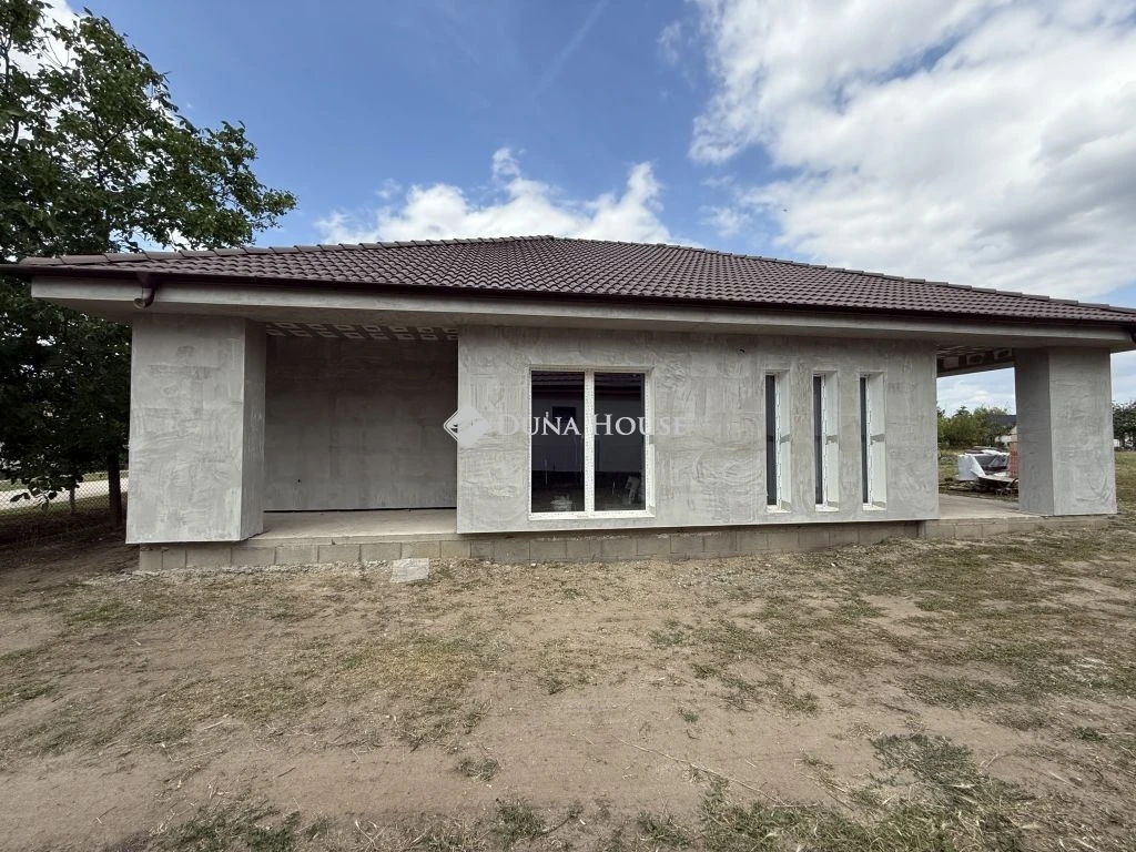 c3-1-name c2-1-name, Pusztaszabolcs
