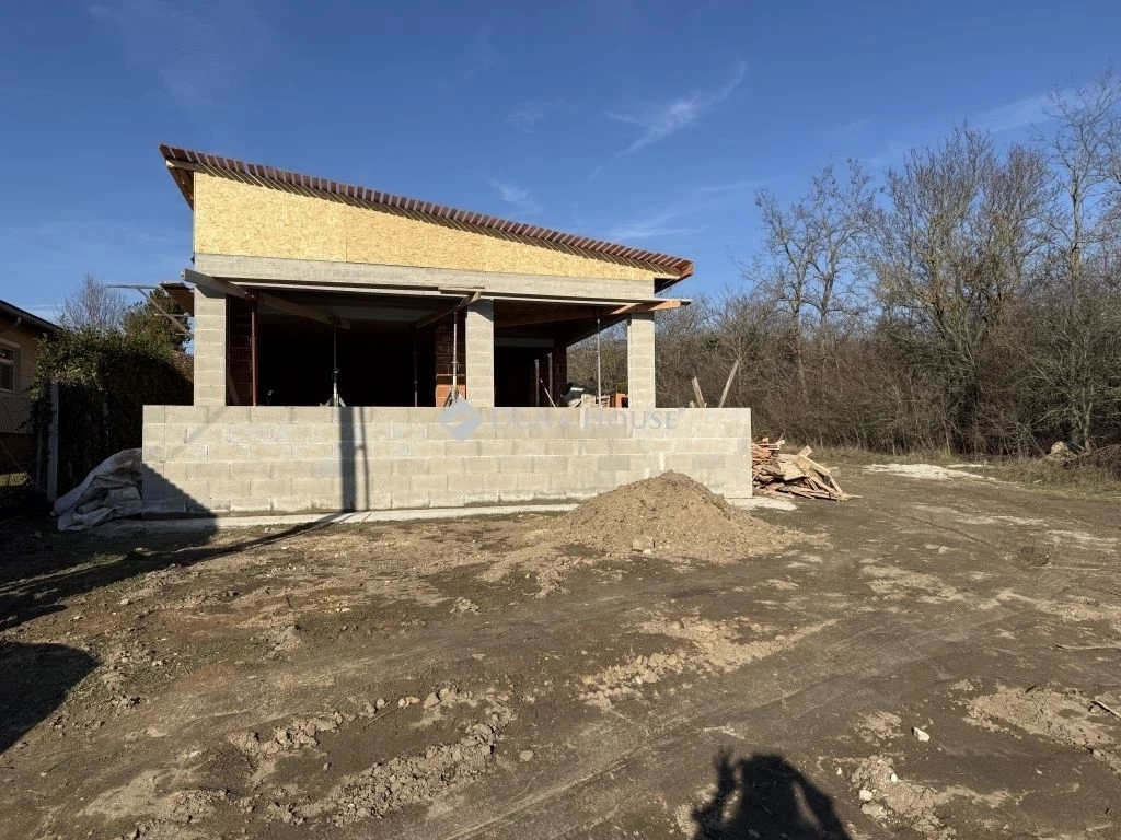 Eladó ház, Sóskút