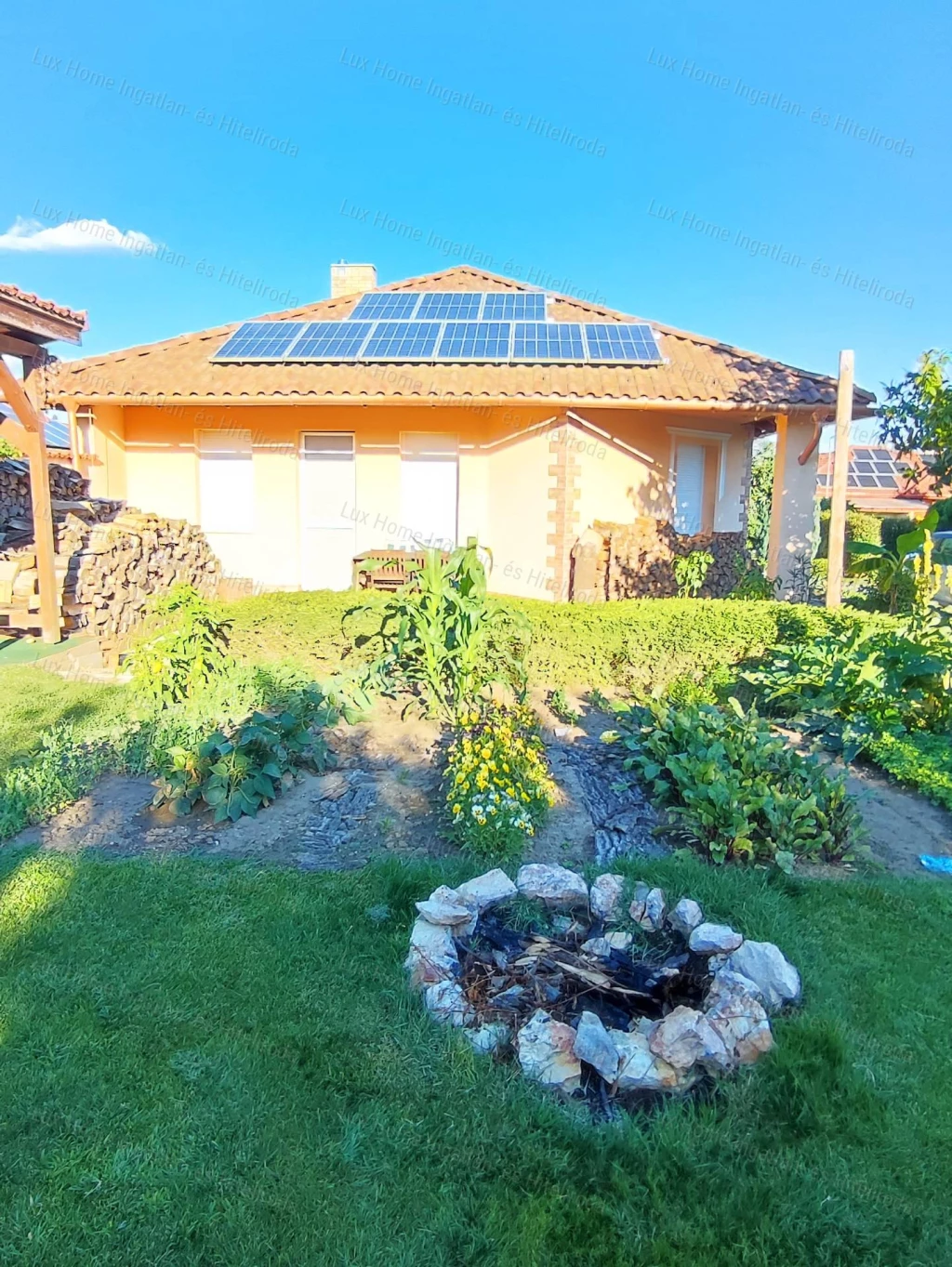 CSALÁDI OTTHON IGÉNYES KÖRNYEZETBEN!