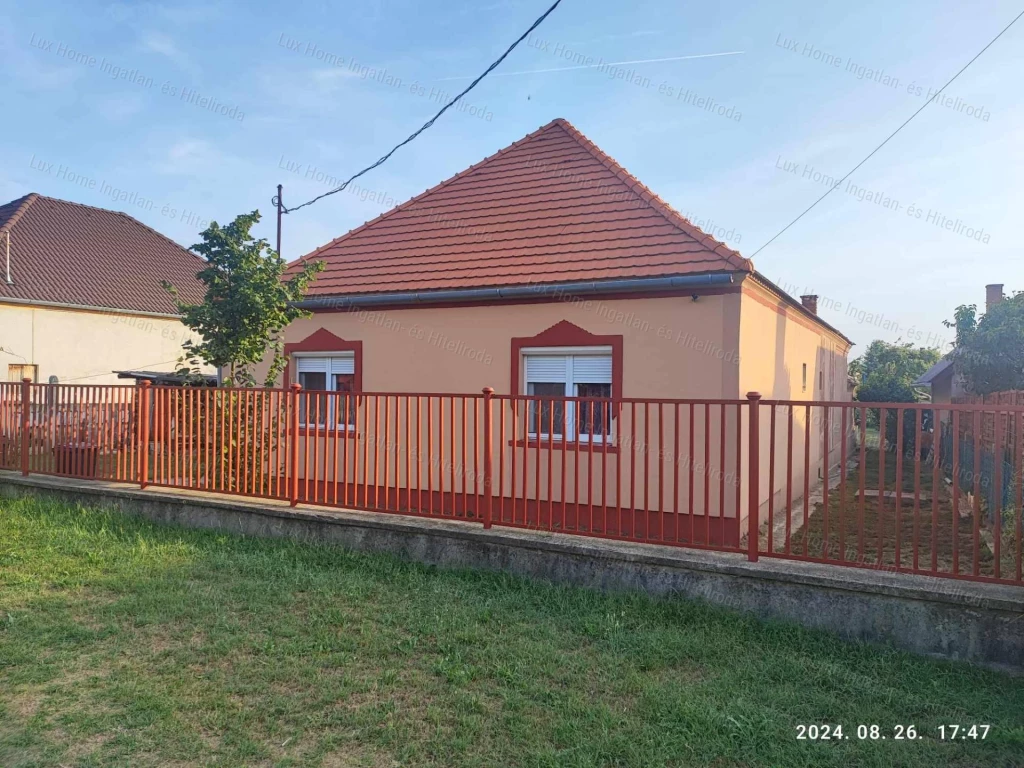 For sale house, Oroszlány