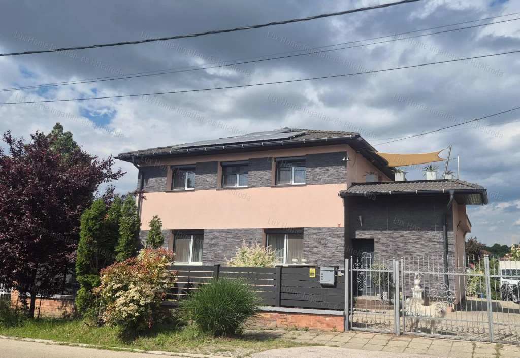 For sale house, Oroszlány