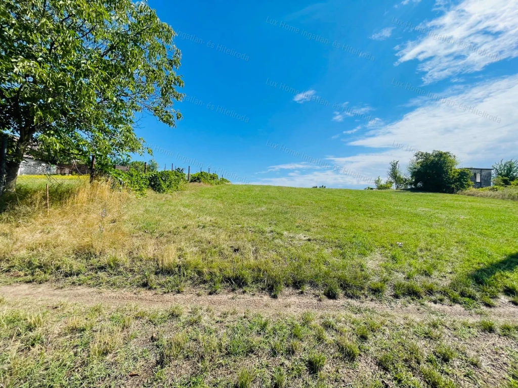 For sale closed garden, Komárom