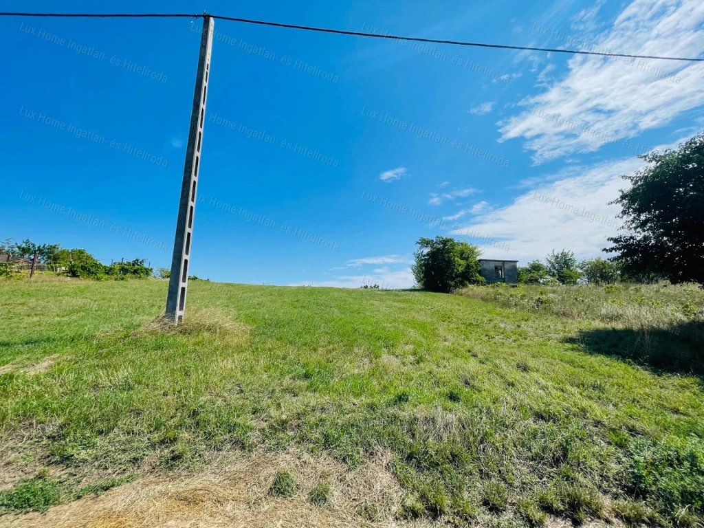 For sale closed garden, Komárom