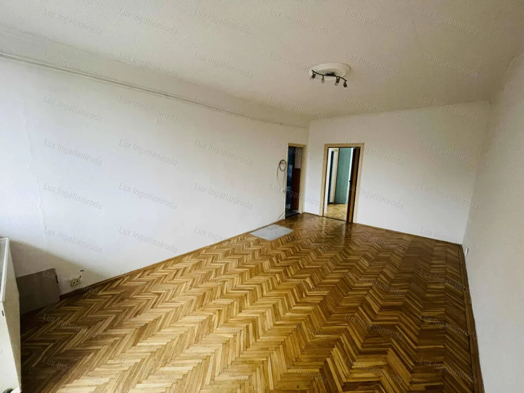 For sale brick flat, Komárom