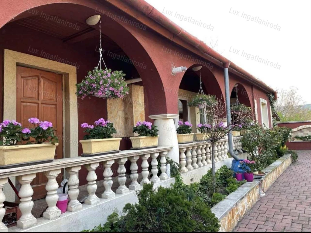 For sale house, Piliscsév