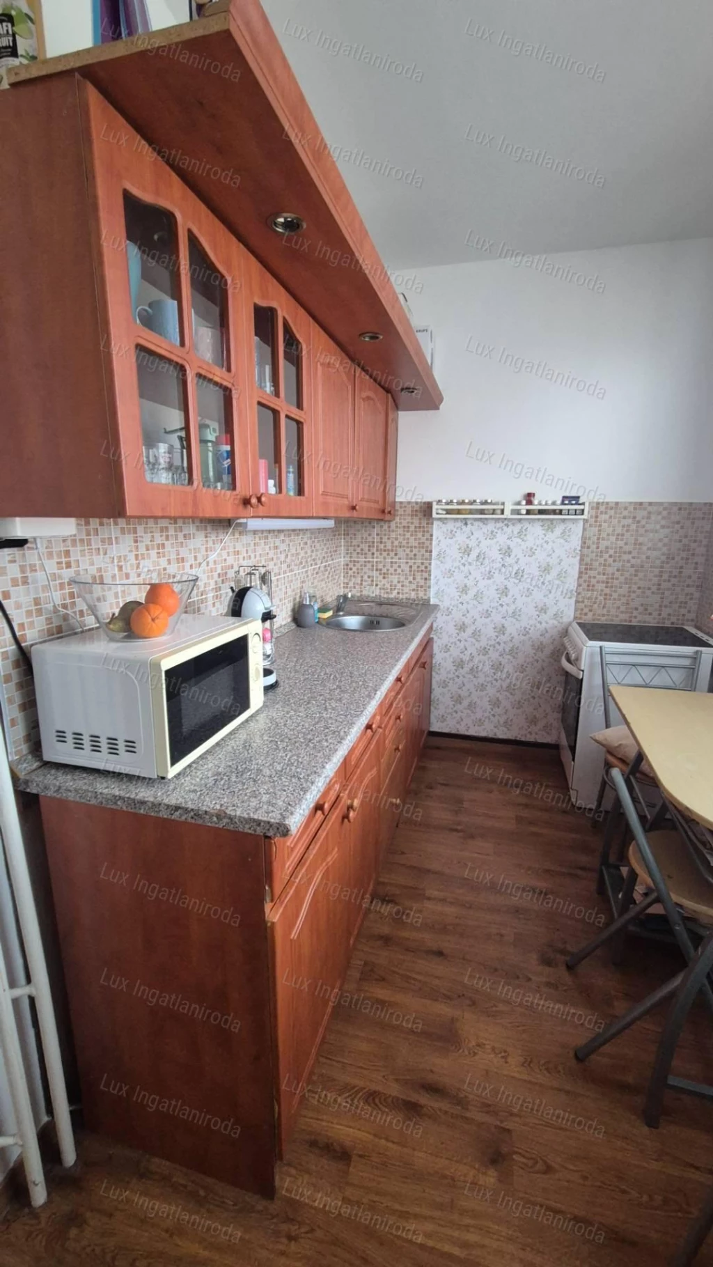 For sale panel flat, Oroszlány