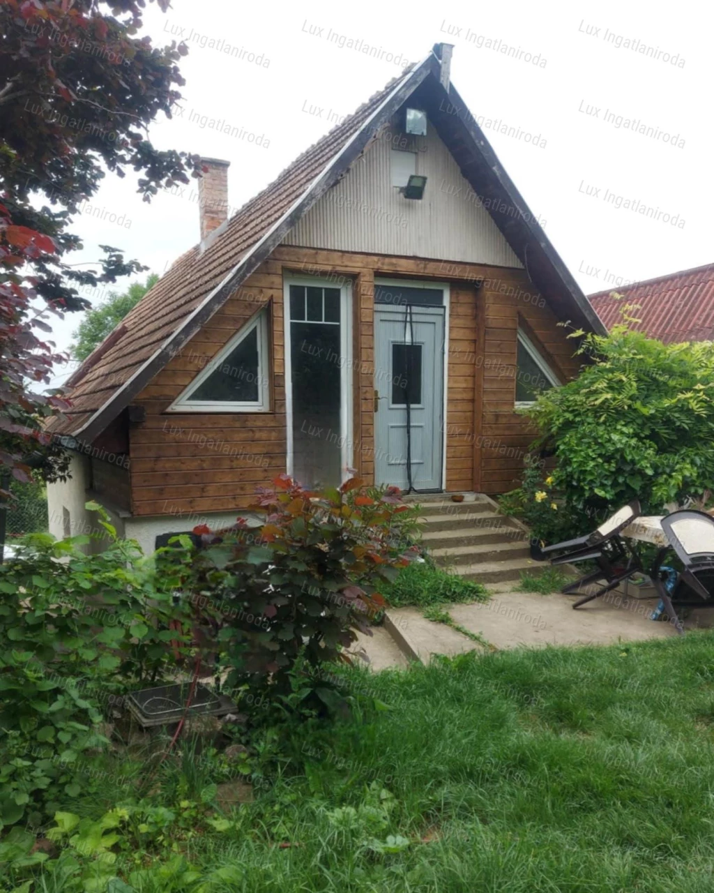 For sale closed garden, Héreg