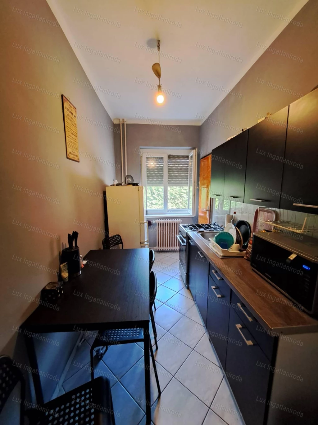 For sale brick flat, Oroszlány