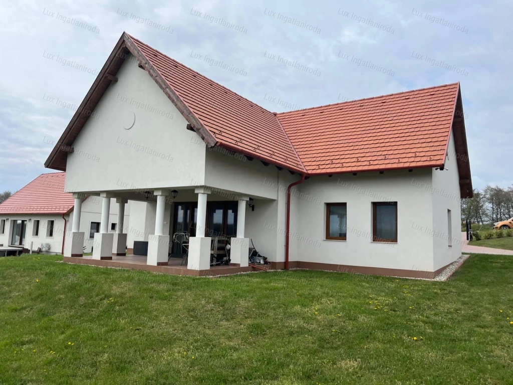 For sale house, Vértessomló