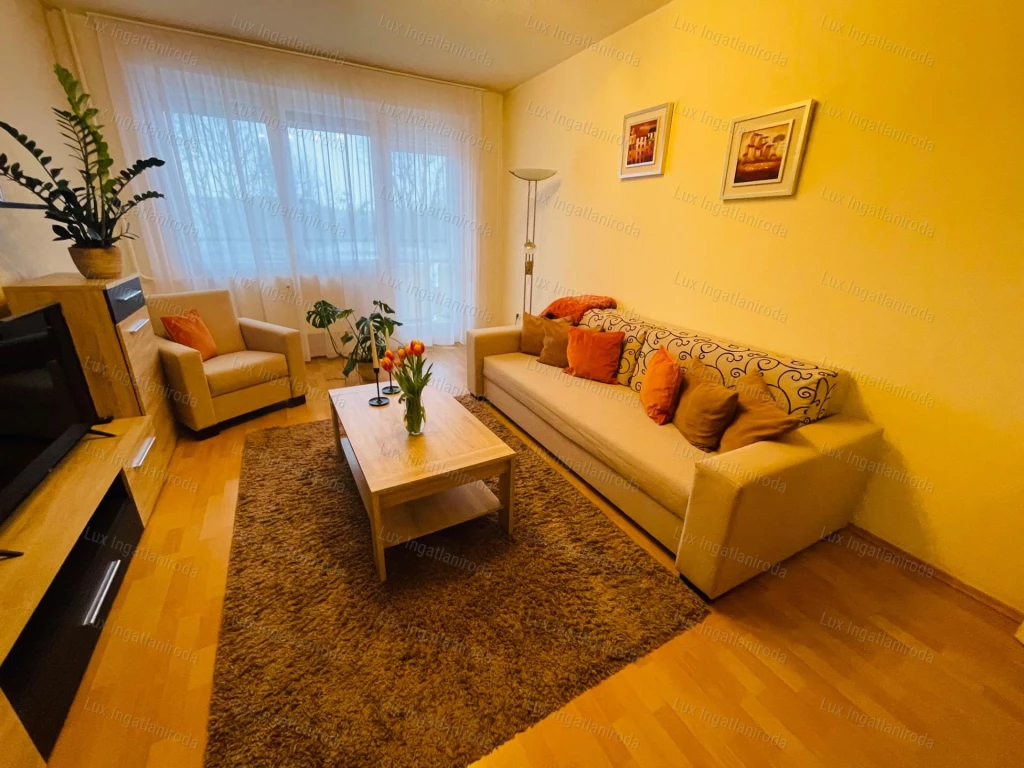 For sale panel flat, Komárom
