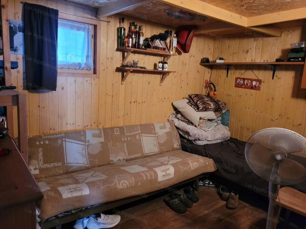 Eladó hangulatos stég faházzal -Tatabánya Erőmű -tavon