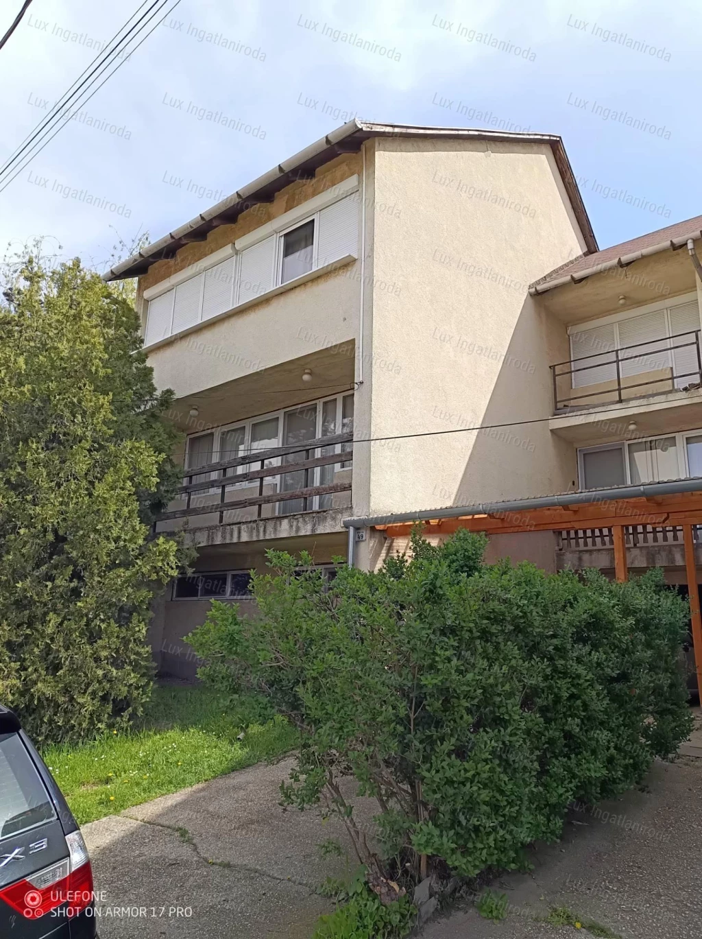 Háromszintes otthon Borbálán