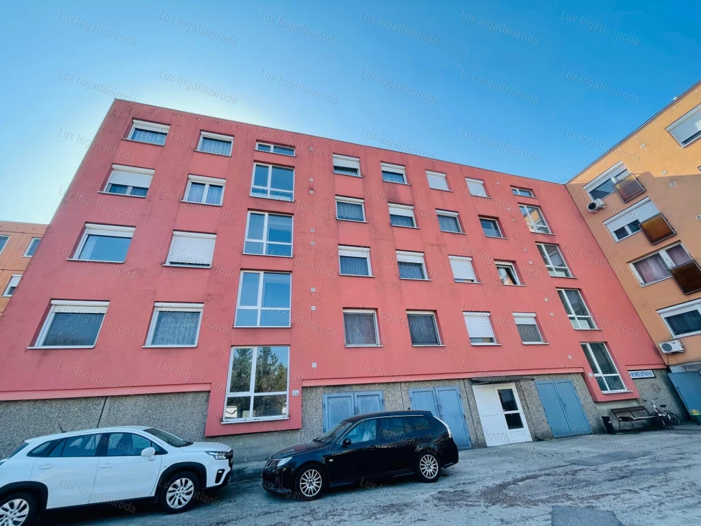 For sale panel flat, Komárom