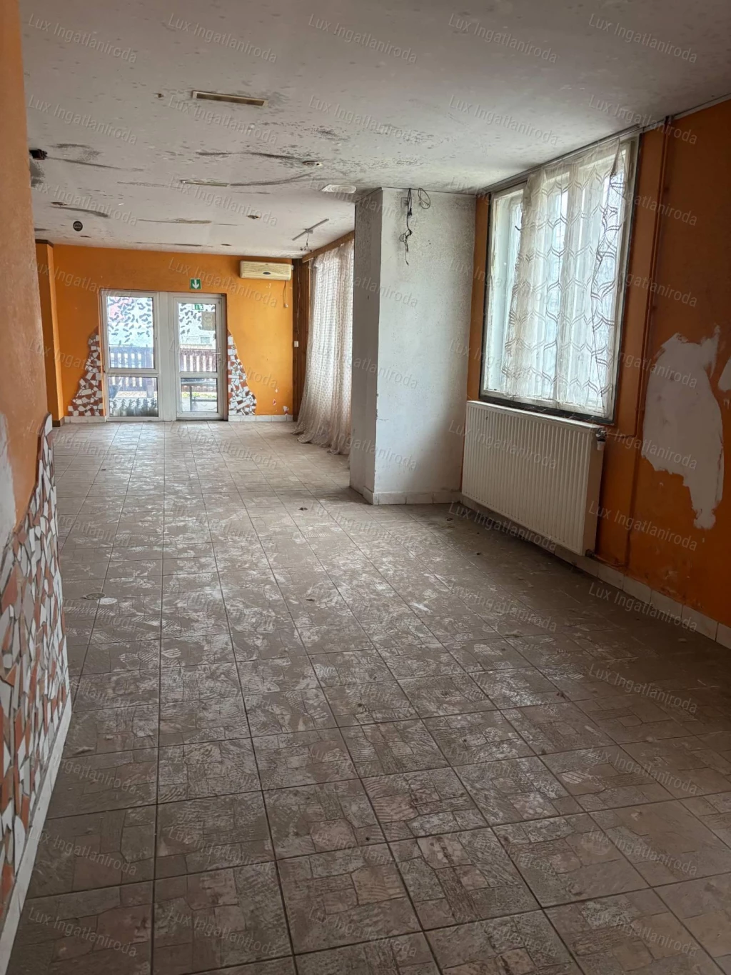 For sale winery, brasserie, buffet, Tata