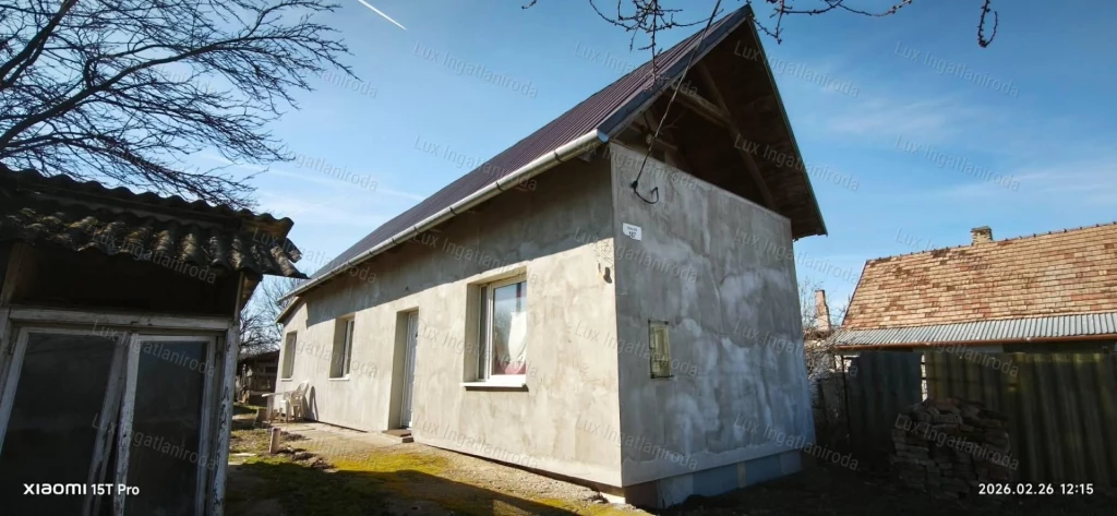 Lakható, 3 szobás ház, nagy telekkel, Oroszlány, Nyíres dűlőben