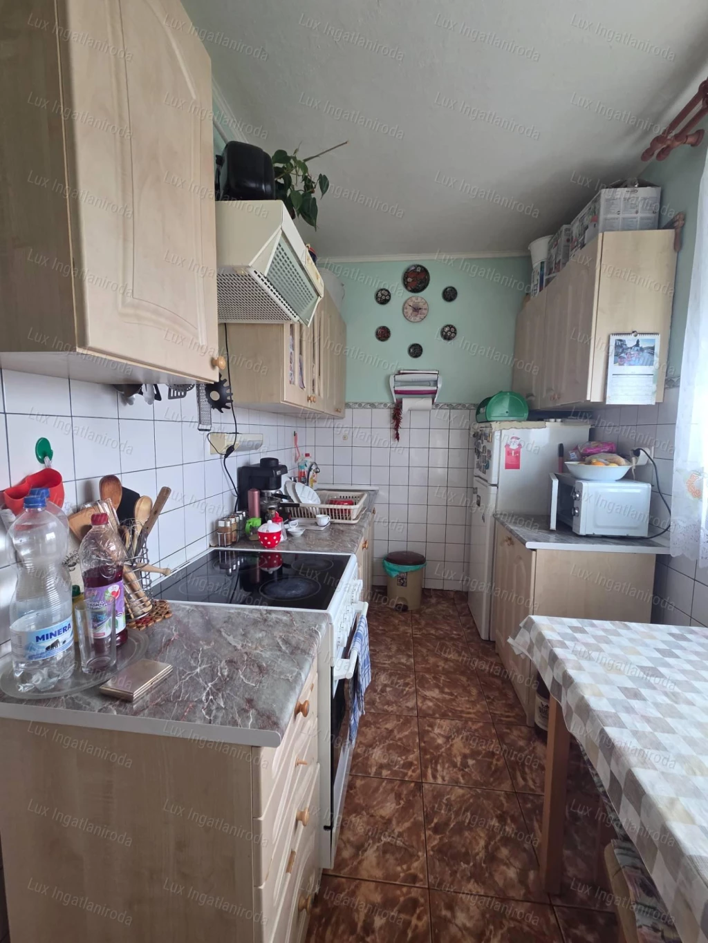 For sale panel flat, Oroszlány
