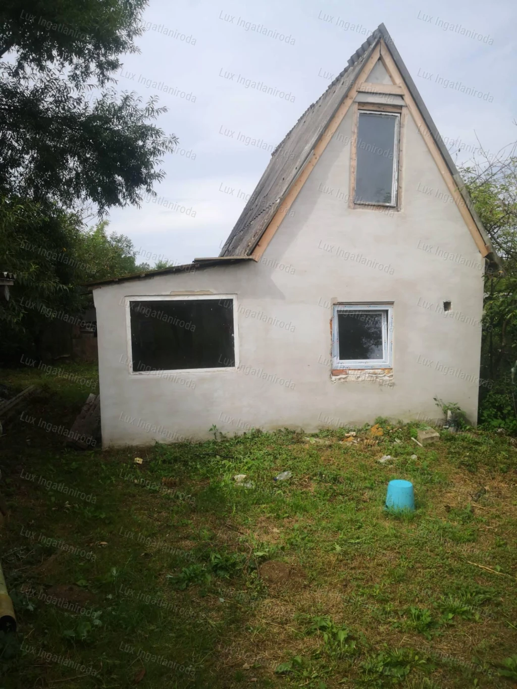 Most még kert, holnap otthon! Eladó külterületi telek Oroszlányon!