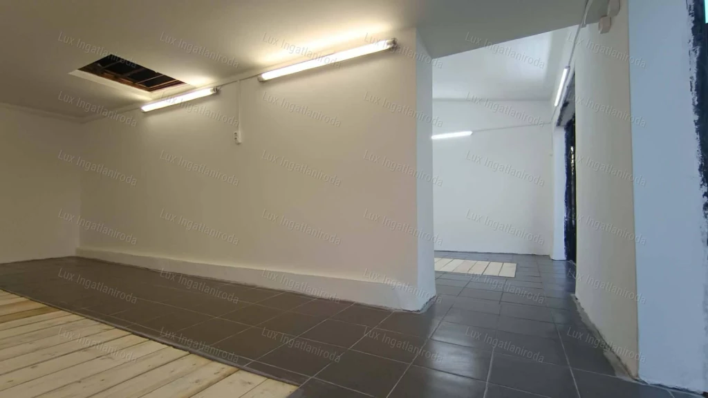 Kényelmes és sokoldalú, felújított DUPLA GARÁZS eladó!!!