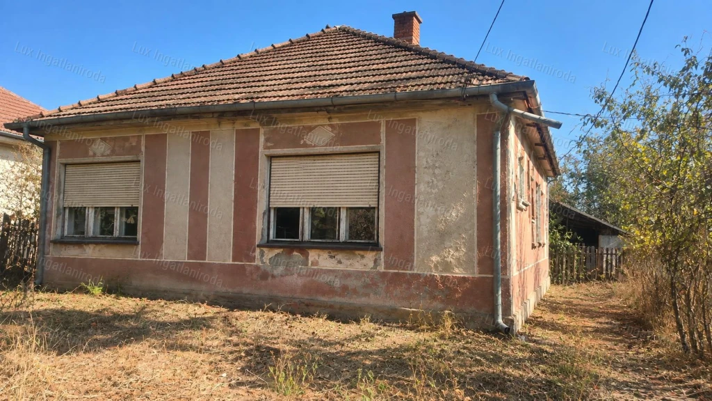 Bakonybánk felújítandó családi ház