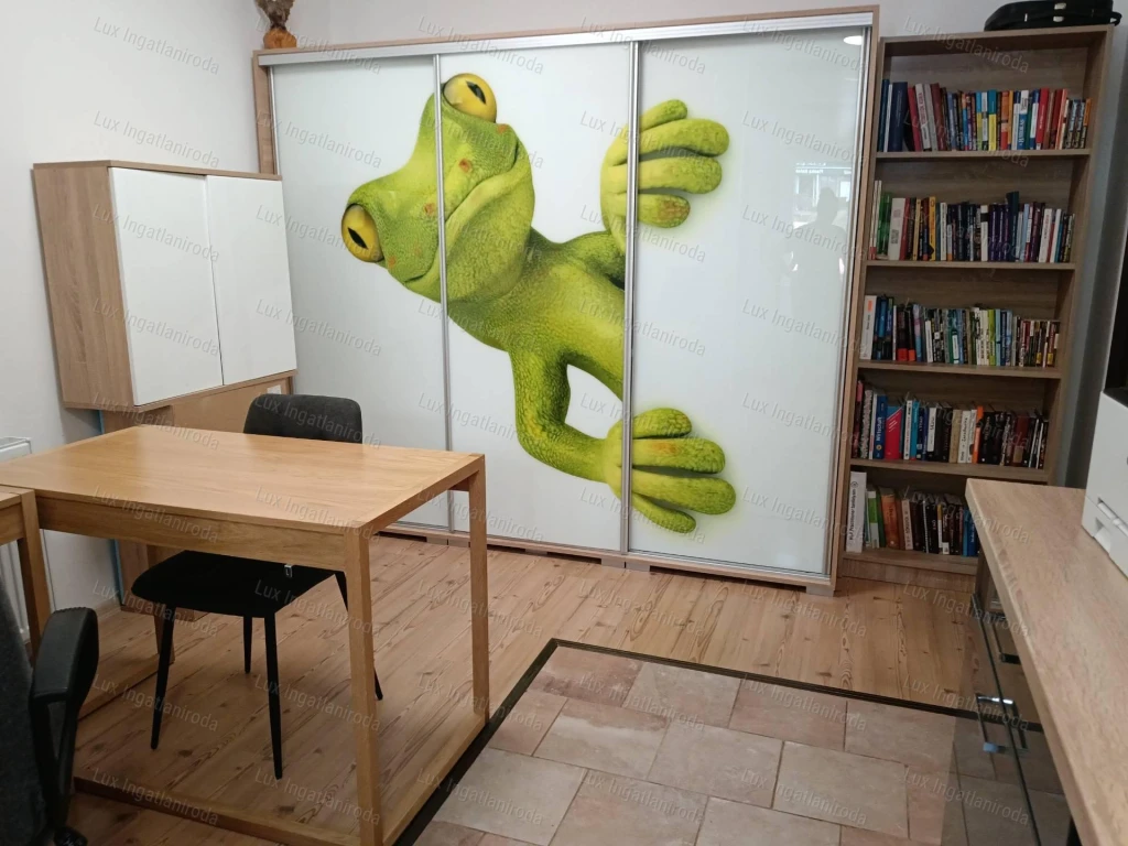 Eladó üzlethelyiség/lakás Tatabánya Gál ltp.