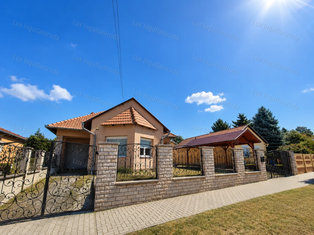 Családi ház Tatabányán, a Szőlődomb utcában kizárólagos kínálatunkban