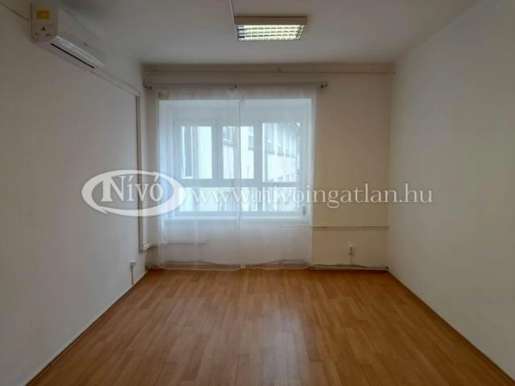 Kiadó iroda, irodaház, Veszprém