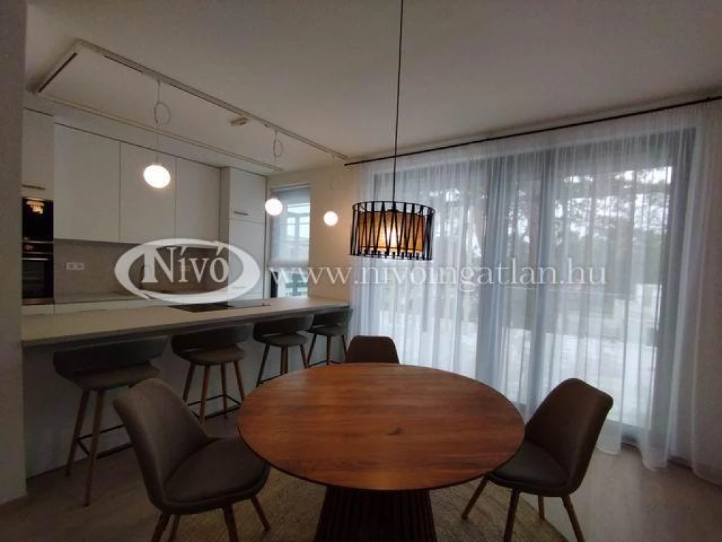 Eladó téglalakás, Balatonlelle