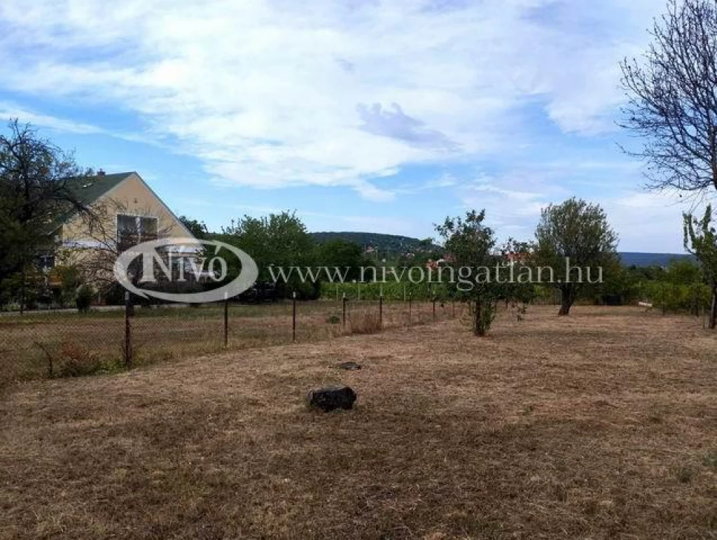 Eladó családi ház, Csopak