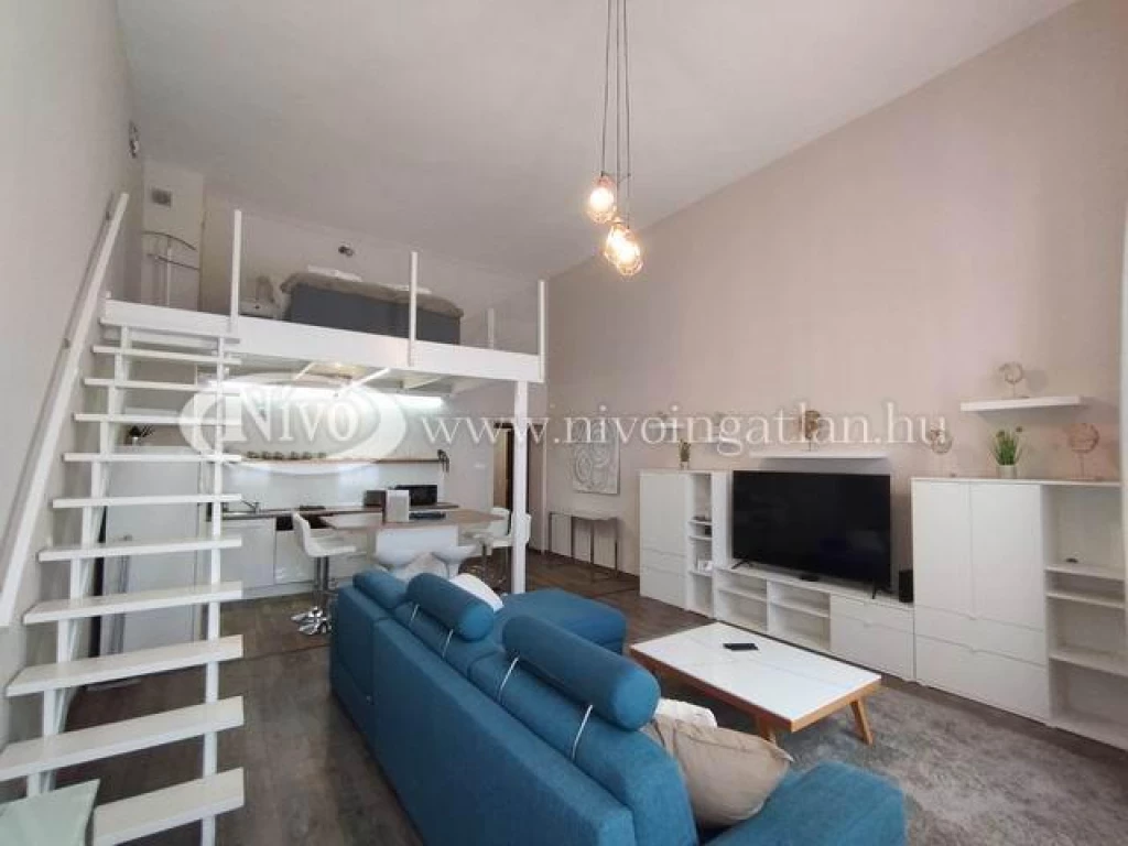 Eladó téglalakás, Veszprém