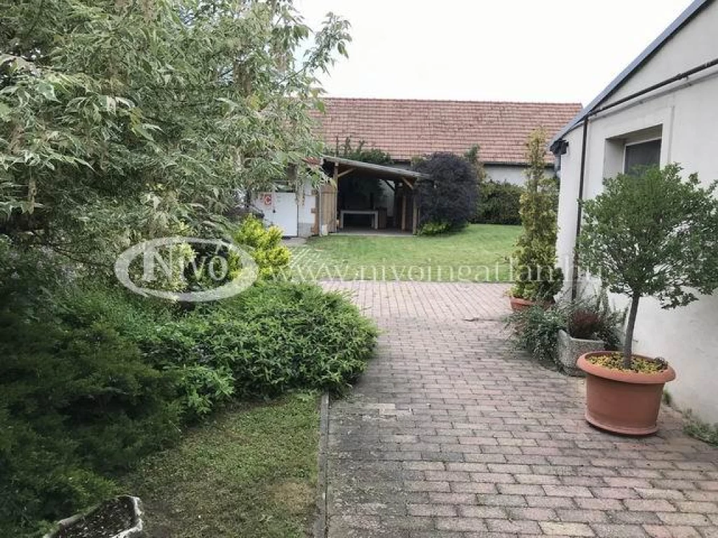 Eladó családi ház, Veszprém