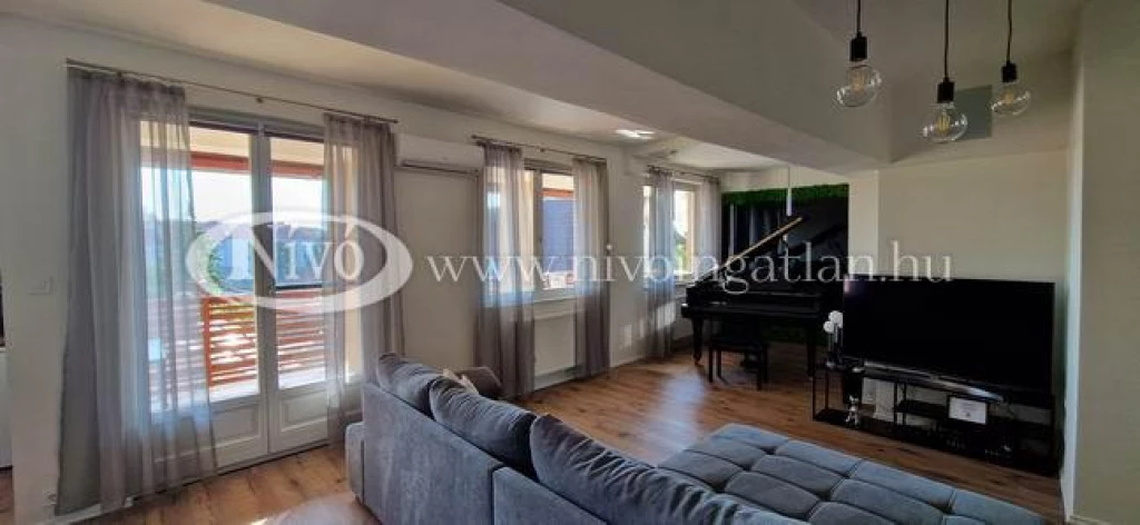 Eladó téglalakás, Veszprém