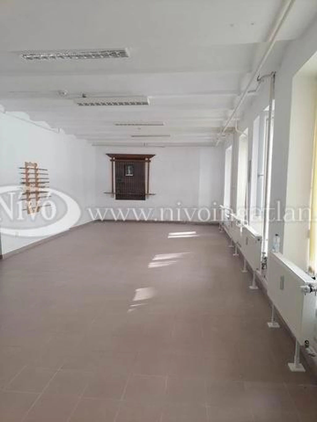 Kiadó üzlet, Veszprém