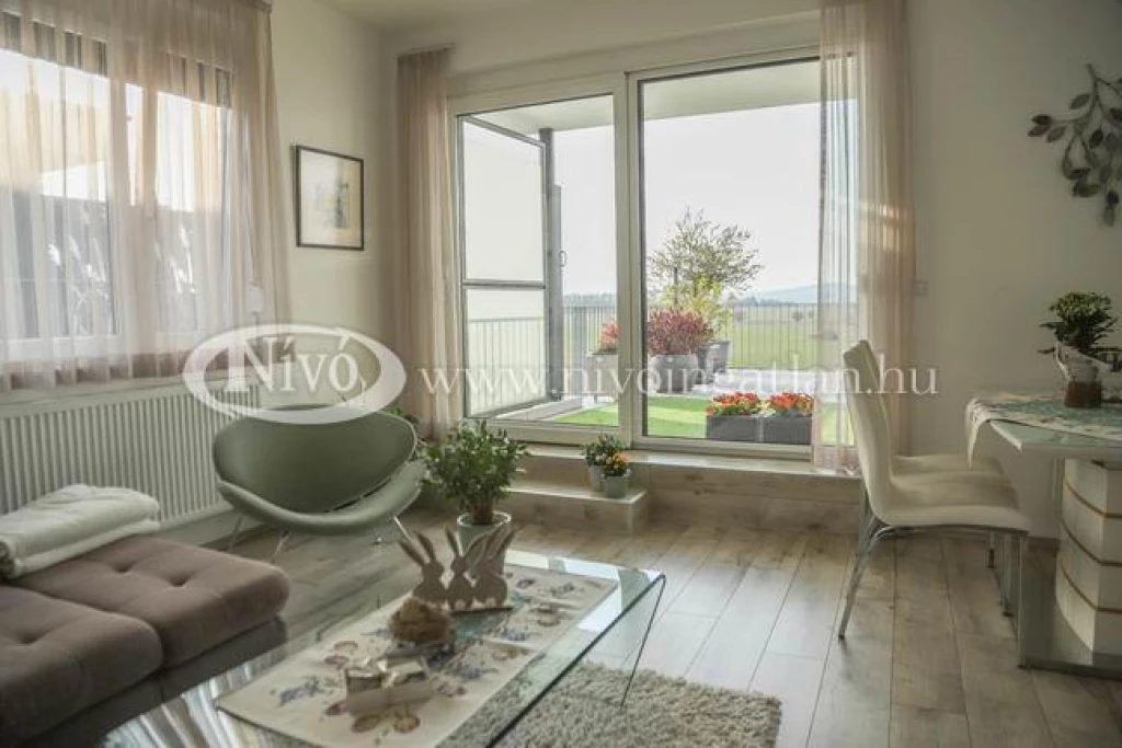 Eladó téglalakás, Veszprém