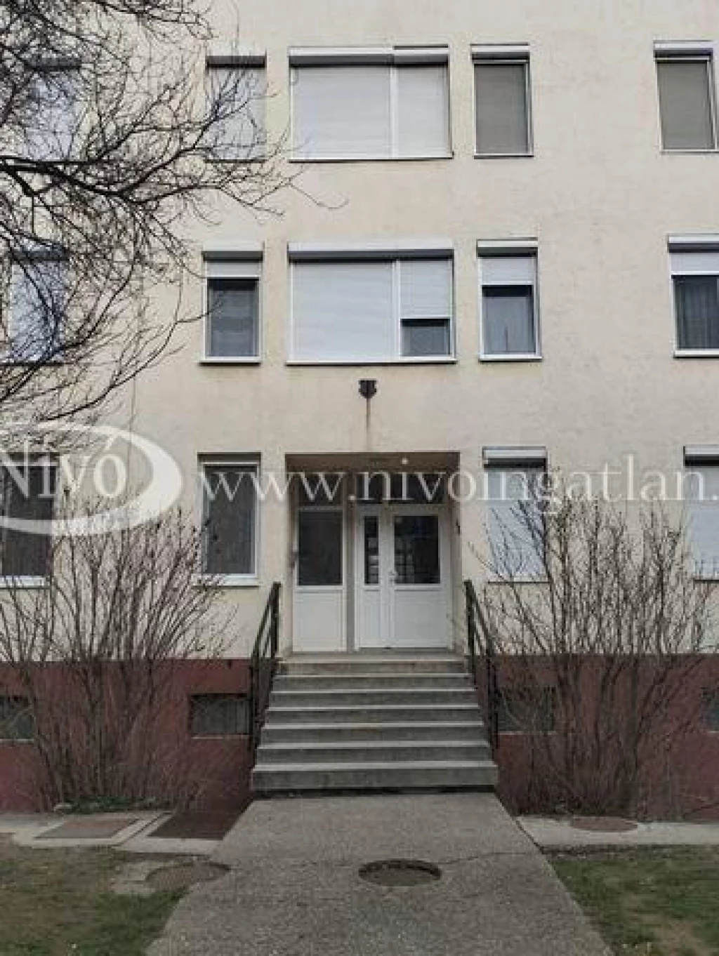 Eladó téglalakás, Hajmáskér