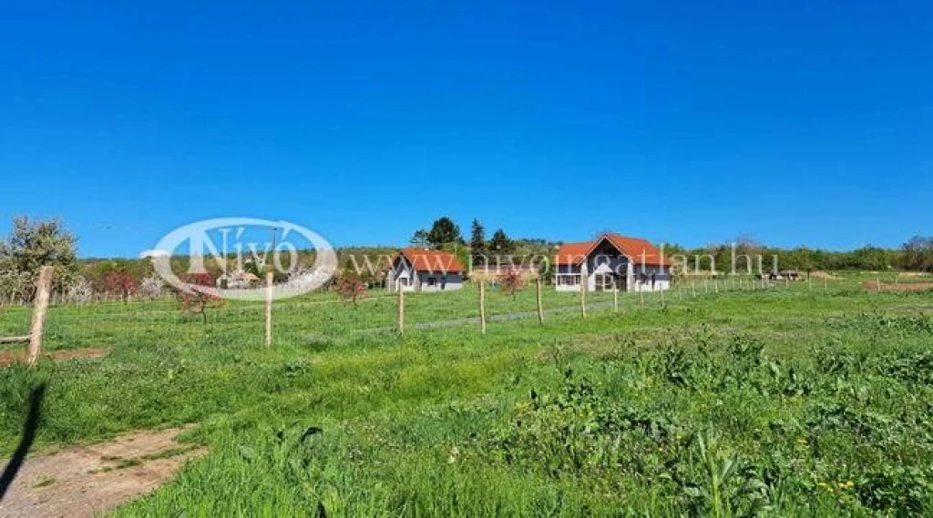 Eladó családi ház, Balatonalmádi