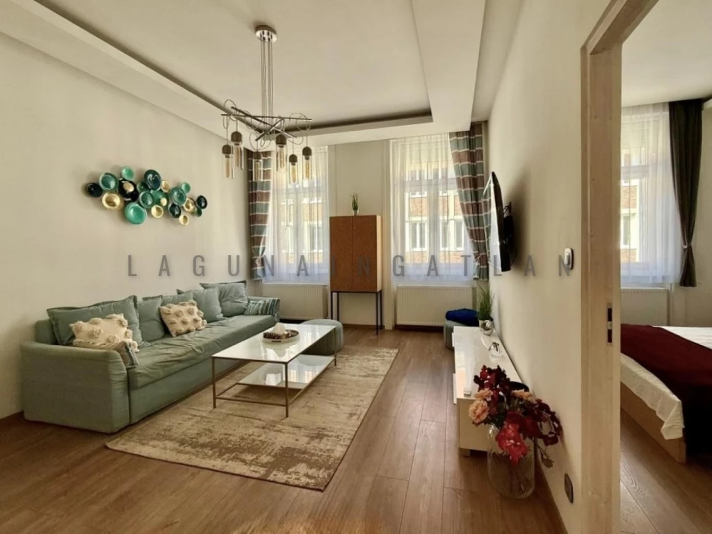 Kiadó téglalakás, Budapest VIII. kerület, Palotanegyed