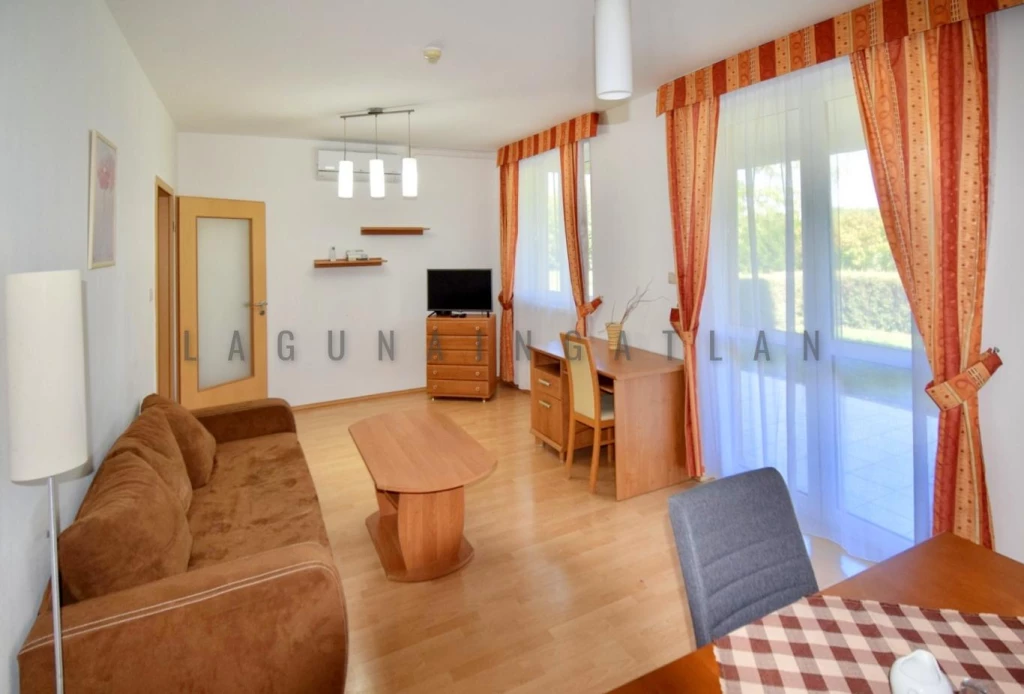 Eladó téglalakás, , Bükfürdő