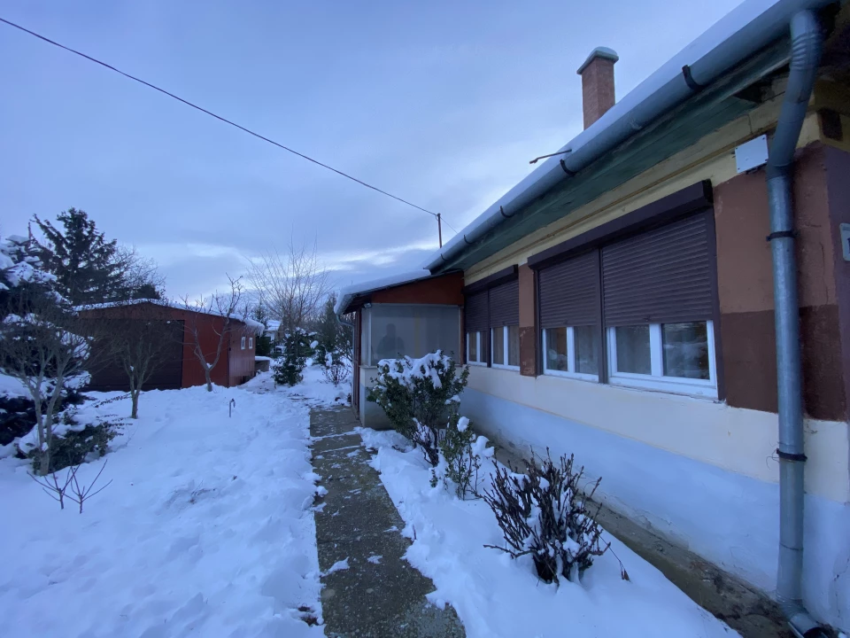 Eladó családi ház, Pánd