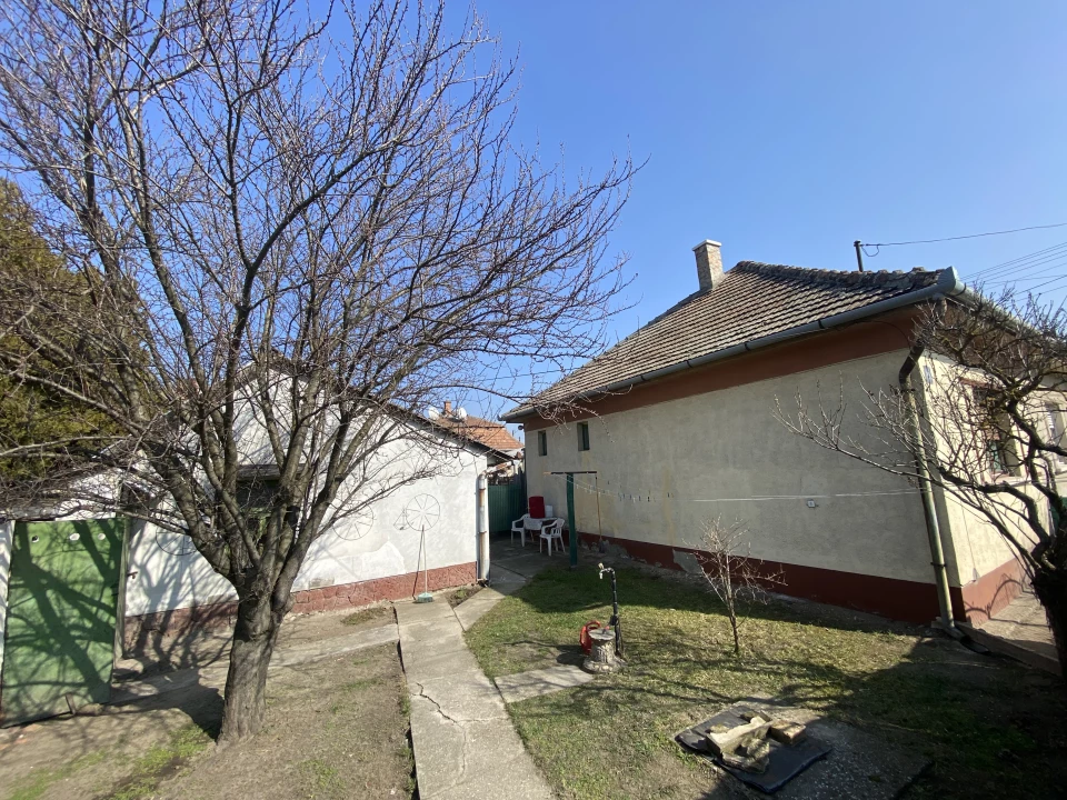 Eladó ikerház, Monor