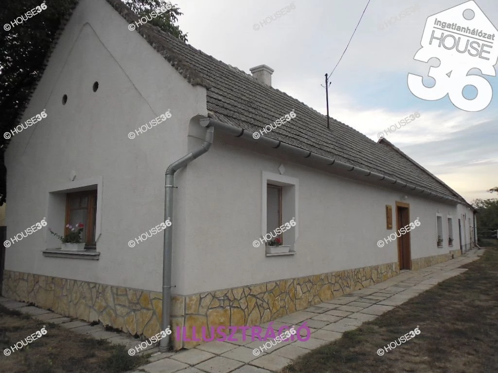 SOLTVADKERT KÖZPONTJÁBAN, k.b.:400 m2-es ÉPÜLETEGYÜTTES ELADÓ!