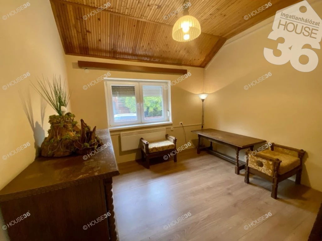 For sale house with a garden, Lakitelek