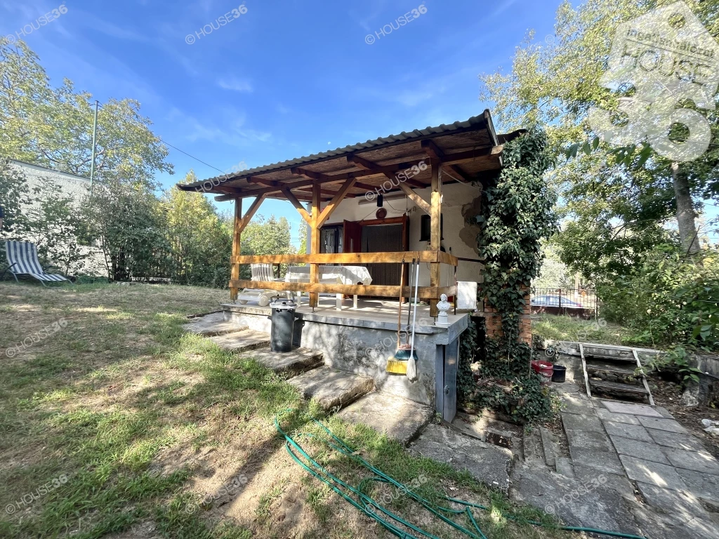 For sale house with a garden, Lakitelek