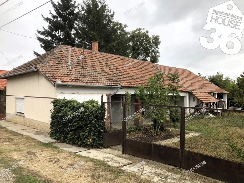 For sale house, Tiszasas