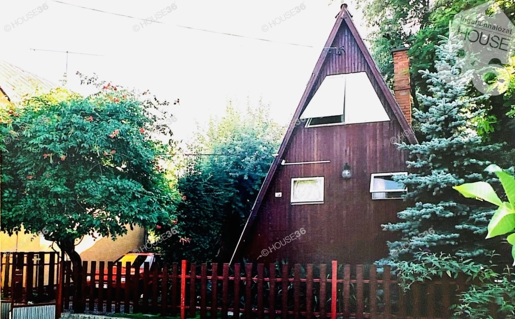 For sale house with a garden, Lakitelek