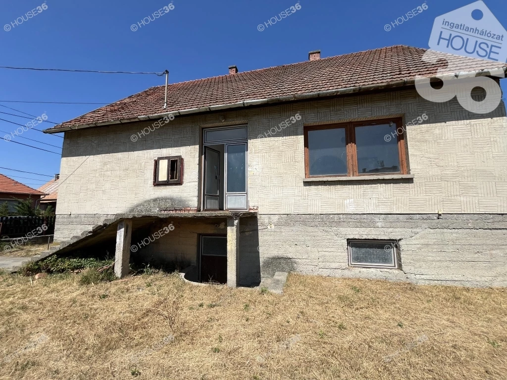 For sale house, Izsák