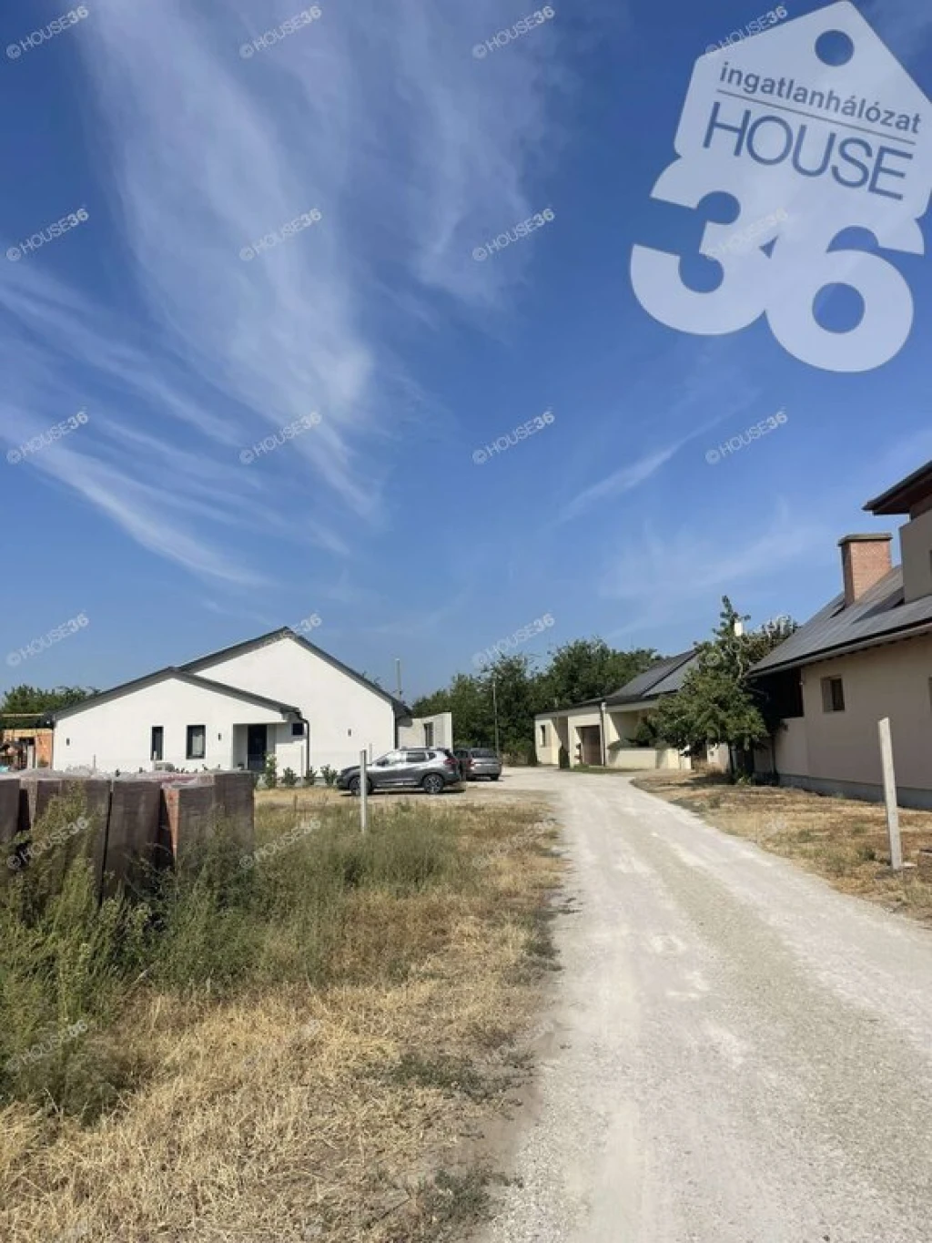 Hollandfaluban eladó új építésű ház!